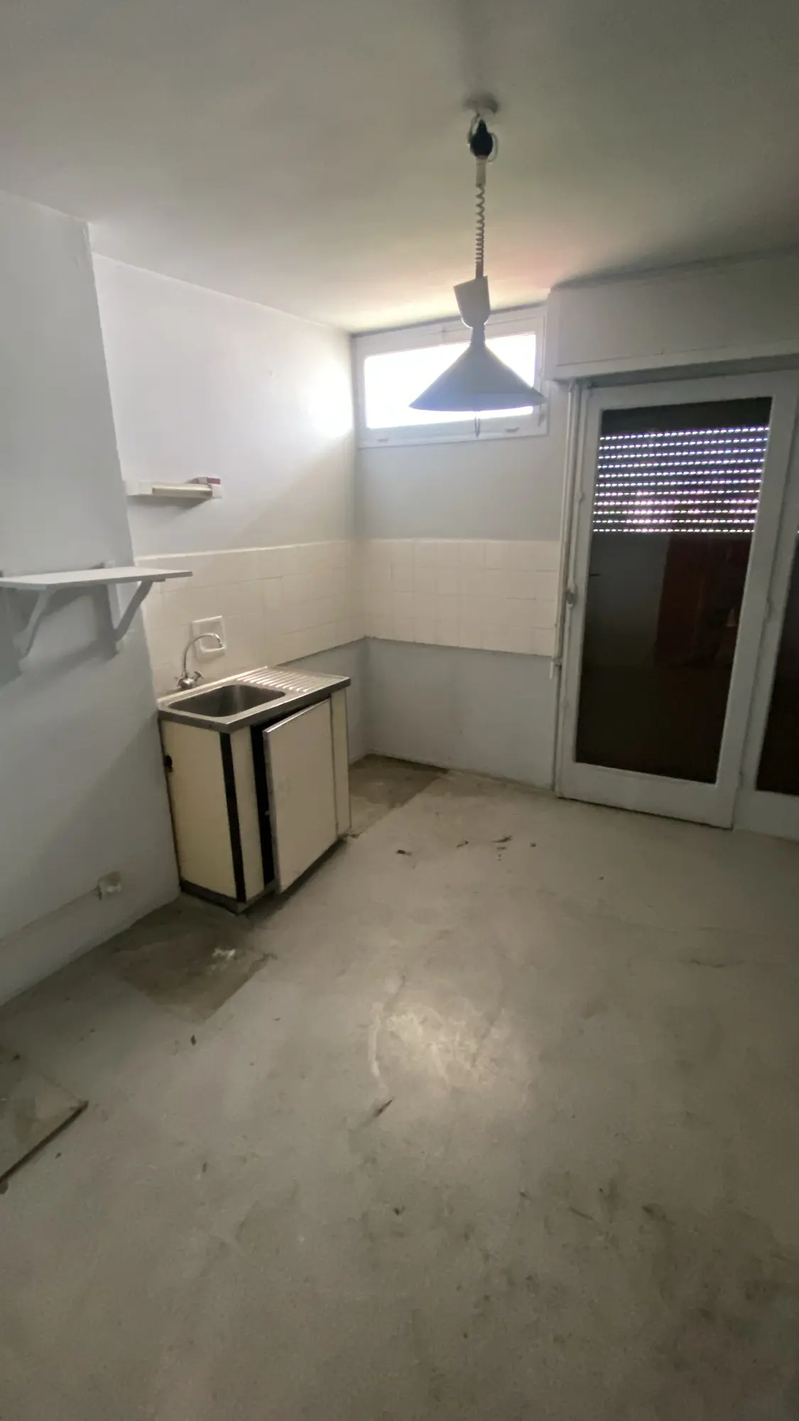 Débarras d'appartement rapide pour faciliter une vente ou un état des lieux de sortie.