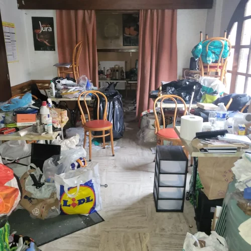 Évacuation de mobilier de bar et matériel professionnel à Bonneville.